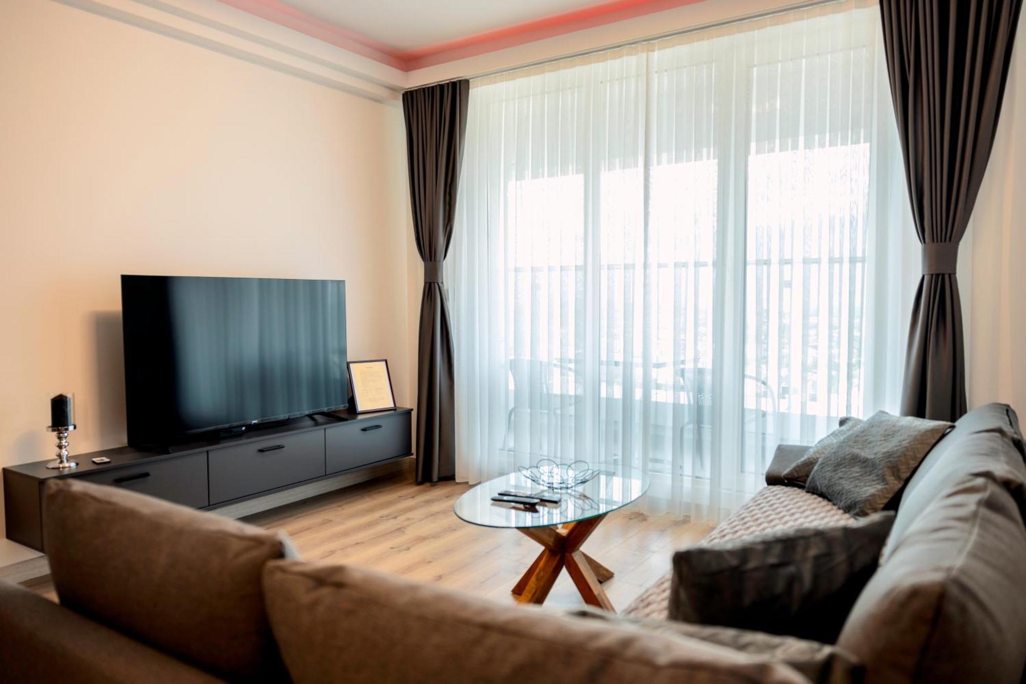 33Rd Floor Twin Apartments In Cevahir Sky City Complex With Pool, Spa, Fitness And Parking Included In Price Skopje Exteriér fotografie